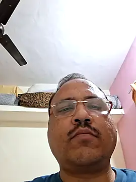 suraj696 online show from November 11, 2025, 4:13 pm