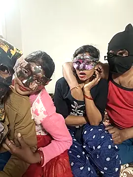 Snapshot of Real-Family chatting on January 16, 2026, 6:01 pm Real-Family online show from January 16, 2026, 6:01 pm