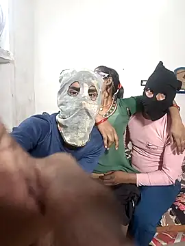 Snapshot of Real-Family chatting on January 9, 2026, 5:31 pm Real-Family online show from January 9, 2026, 5:31 pm