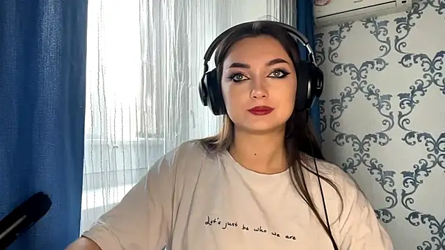 TwotyBright online show from November 14, 2025, 8:07 am