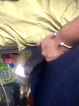 KARNEs24666 online show from November 5, 2025, 11:41 pm