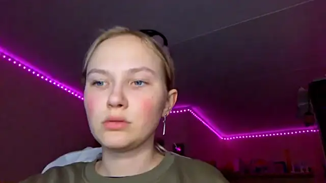 KarinRobertson online show from February 8, 2026, 5:21 pm