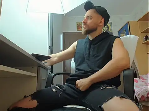 Ryanstone  online show from November 20, 2025, 6:36 am