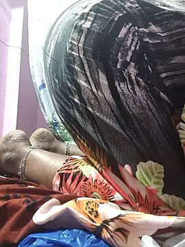hyd couple7878 online show from April 24, 2026, 9:11 am