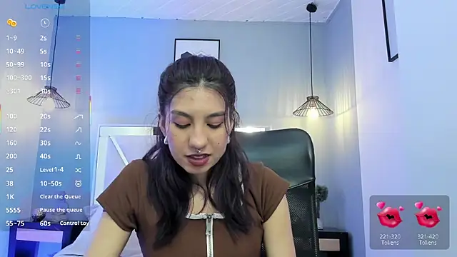 zoe-moreau online show from March 4, 2026, 7:43 pm