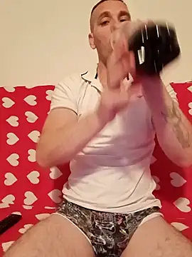 Baiat Finut1 online show from November 3, 2025, 10:02 pm