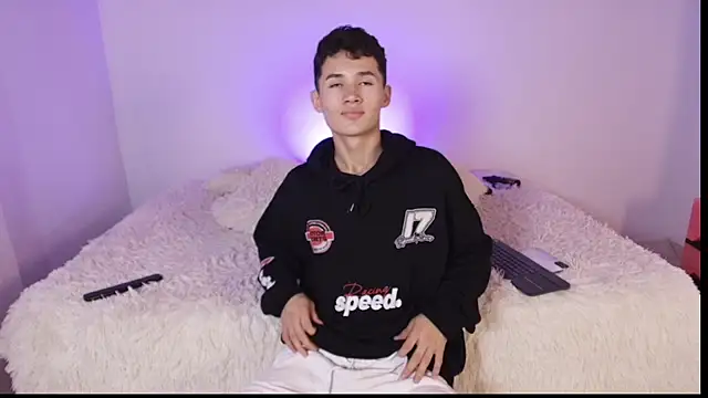 Eiden Blake online show from December 4, 2025, 11:48 pm