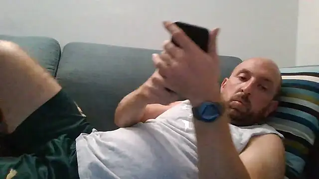 Snapshot of luca_beech88 chatting on July 13, 2026, 6:18 pm luca beech88 online show from July 13, 2026, 6:18 pm