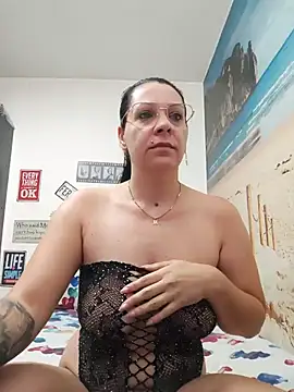 SugarDiamonds online show from July 10, 2026, 4:01 am