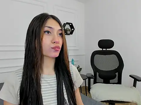 Snapshot of Ana_Muller19 chatting on November 4, 2025, 11:19 pm Ana Muller19 online show from November 4, 2025, 11:19 pm