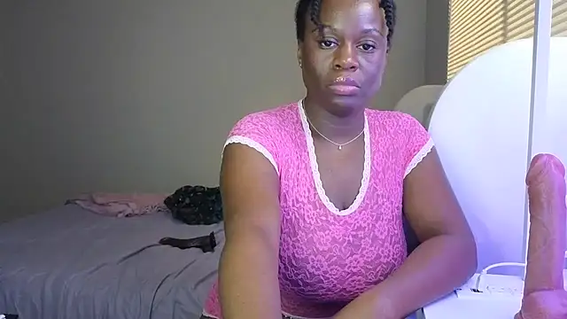 ladiosa selene online show from November 19, 2025, 4:23 am