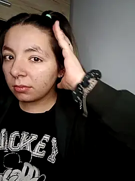 Snapshot of Baby_Myla chatting on December 4, 2025, 10:09 pm Baby Myla online show from December 4, 2025, 10:09 pm