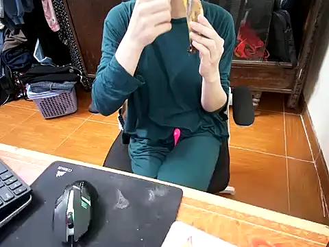 Snapshot of ---Lusi03--- chatting on March 6, 2026, 10:21 am ---Lusi03--- online show from March 6, 2026, 10:21 am