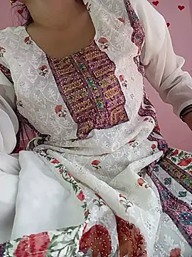 Saniya76 online show from June 19, 2026, 3:51 pm