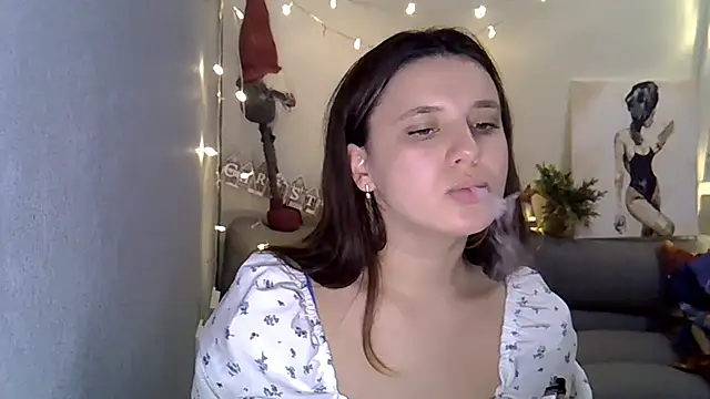 KiraHoney online show from December 17, 2025, 8:58 pm