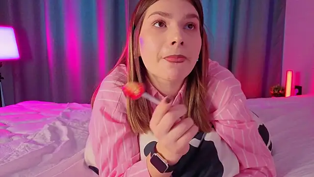 WilmaJohnson online show from February 16, 2026, 7:29 am