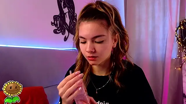 Snapshot of MargieDavidson chatting on March 13, 2026, 8:41 am MargieDavidson online show from March 13, 2026, 8:41 am