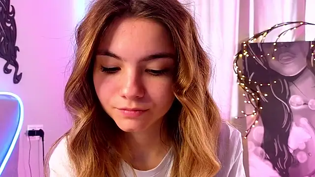 Snapshot of MargieDavidson chatting on March 15, 2026, 9:05 am MargieDavidson online show from March 15, 2026, 9:05 am