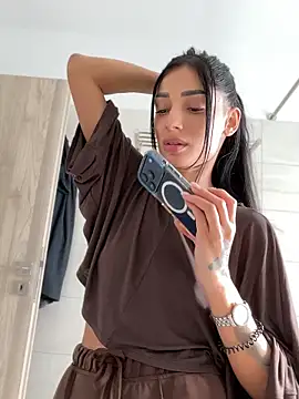 VickyM99 online show from April 23, 2026, 2:19 pm
