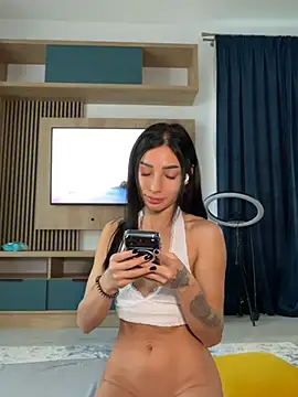 VickyM99 online show from April 30, 2026, 4:41 am