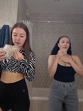 MelissaPinkiss online show from December 15, 2025, 1:28 pm