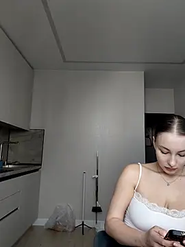 MelissaPinkiss online show from December 1, 2025, 10:49 am