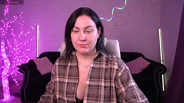 Snapshot of VelvetLuck chatting on March 2, 2026, 2:13 pm VelvetLuck online show from March 2, 2026, 2:13 pm