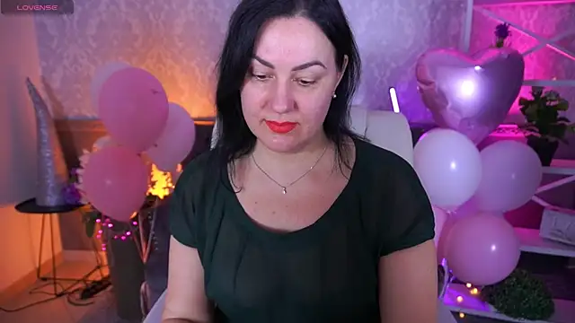 Snapshot of VelvetLuck chatting on February 17, 2026, 2:58 pm VelvetLuck online show from February 17, 2026, 2:58 pm