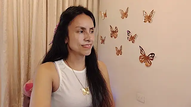 Snapshot of Bella_Exhibition chatting on July 12, 2026, 7:37 pm Bella Exhibition online show from July 12, 2026, 7:37 pm
