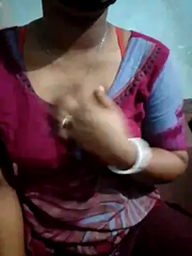 Snapshot of Hot8g chatting on November 13, 2025, 4:55 pm Hot8g online show from November 13, 2025, 4:55 pm