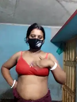 Snapshot of Hot8g chatting on November 12, 2025, 5:22 am Hot8g online show from November 12, 2025, 5:22 am