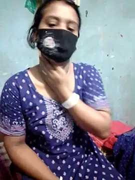 Snapshot of Hot8g chatting on November 11, 2025, 2:39 am Hot8g online show from November 11, 2025, 2:39 am