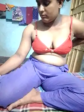 Snapshot of Hot8g chatting on April 6, 2026, 5:25 pm Hot8g online show from April 6, 2026, 5:25 pm