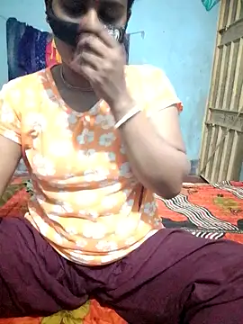 Snapshot of Hot8g chatting on November 18, 2025, 2:31 pm Hot8g online show from November 18, 2025, 2:31 pm