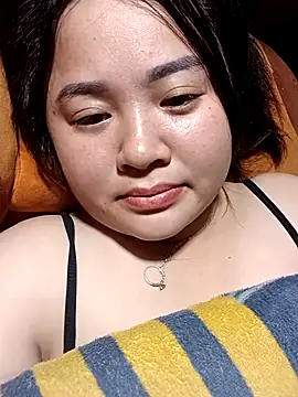 Bee-bgolden online show from November 18, 2025, 3:43 am