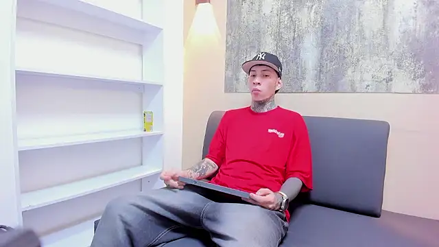 DANTE ARMSTRONG online show from February 4, 2026, 4:07 am