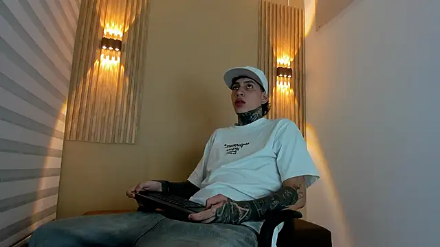 DANTE ARMSTRONG online show from November 28, 2025, 3:50 am