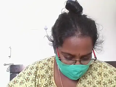 hootypriya online show from November 14, 2025, 2:26 am