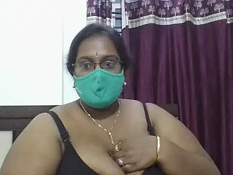 hootypriya online show from December 5, 2025, 5:00 pm