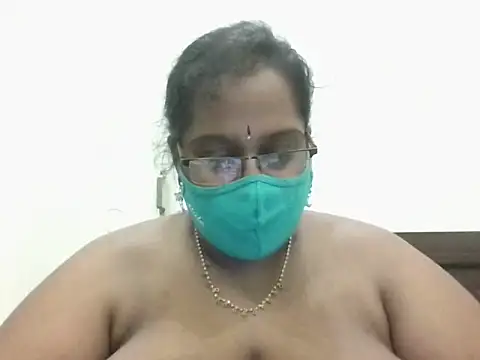 hootypriya online show from November 5, 2025, 8:45 pm