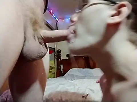 Snapshot of Harley_and_The_Joker chatting on February 8, 2026, 12:36 pm Harley and The Joker online show from February 8, 2026, 12:36 pm