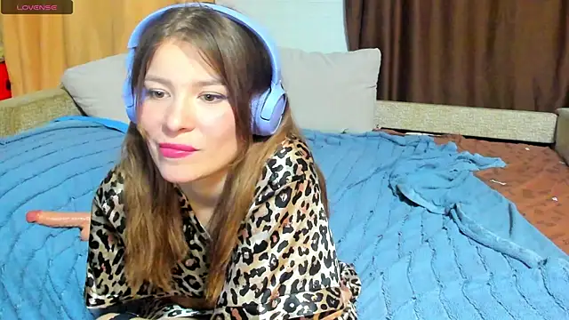 Eva purrr  online show from December 13, 2025, 9:21 pm