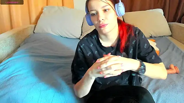 Snapshot of Eva_purrr_ chatting on February 5, 2026, 7:04 am Eva purrr online show from February 5, 2026, 7:04 am