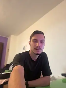 mihneaxxx online show from April 21, 2026, 12:56 pm