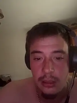 Carlostosssss online show from March 19, 2026, 5:02 pm