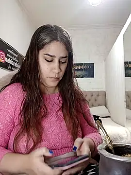 nahiarabiel33 online show from July 15, 2026, 4:14 pm