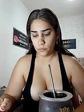 nahiarabiel33 online show from February 4, 2026, 2:01 pm