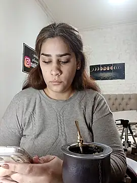 nahiarabiel33 online show from July 31, 2026, 3:42 pm