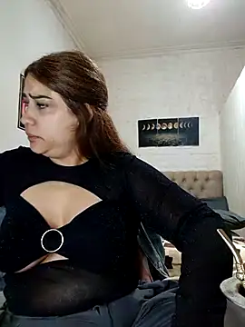 nahiarabiel33 online show from August 9, 2026, 4:57 pm