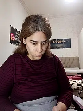 nahiarabiel33 online show from August 2, 2026, 4:15 pm